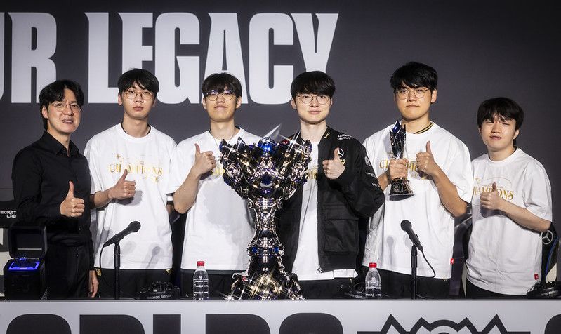 El Campeonato Mundial de League of Legends 2026 inicia su fase competitiva