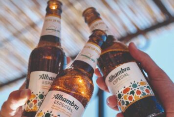 Cervezas Alhambra llena Sevilla de sorpresas este octubre en la previa al festival Jardín de las Delicias