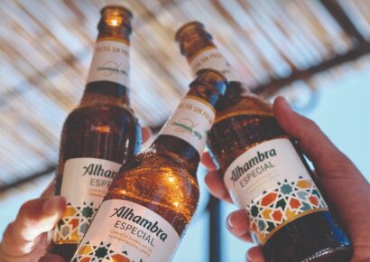 Cervezas Alhambra llena Sevilla de sorpresas este octubre en la previa al festival Jardín de las Delicias