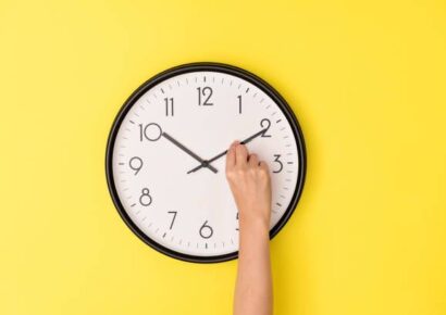 El cambio de hora presiona la factura de la luz: 123tinta.es da claves para ahorrar este invierno